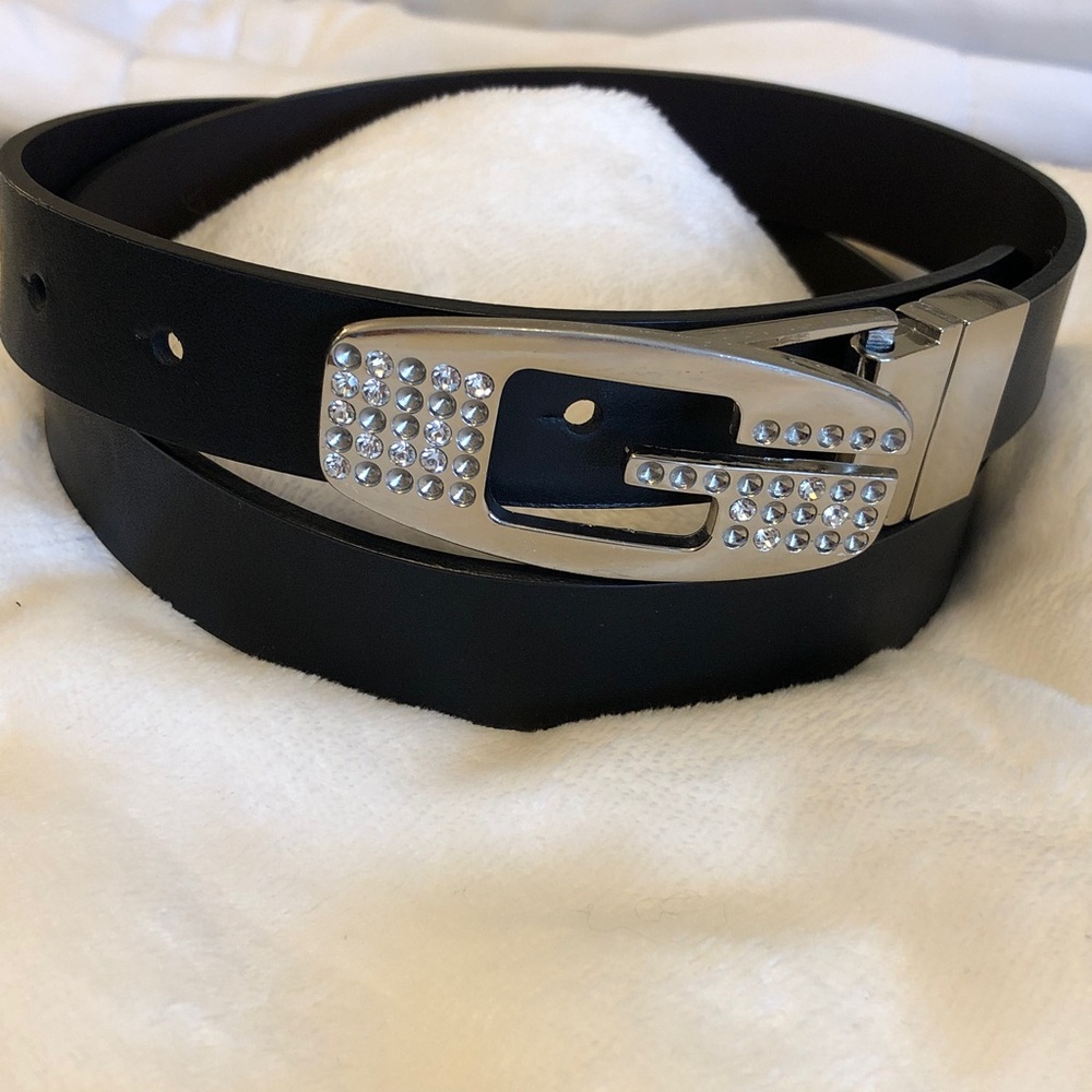 Guess Reversible Leather Belt, Sliver G Buckle w/ Rhine Stones Small